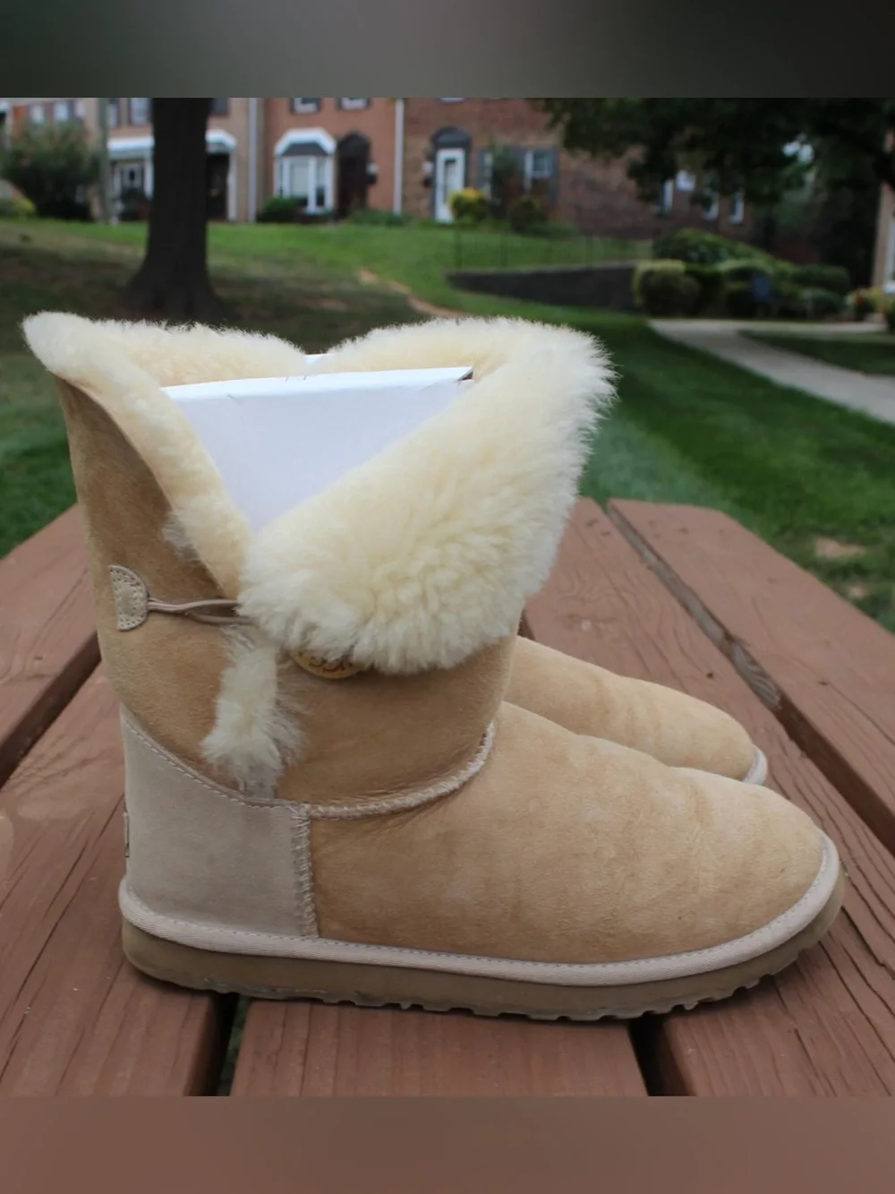 UGG Bailey Button Boots Women's Sz 9